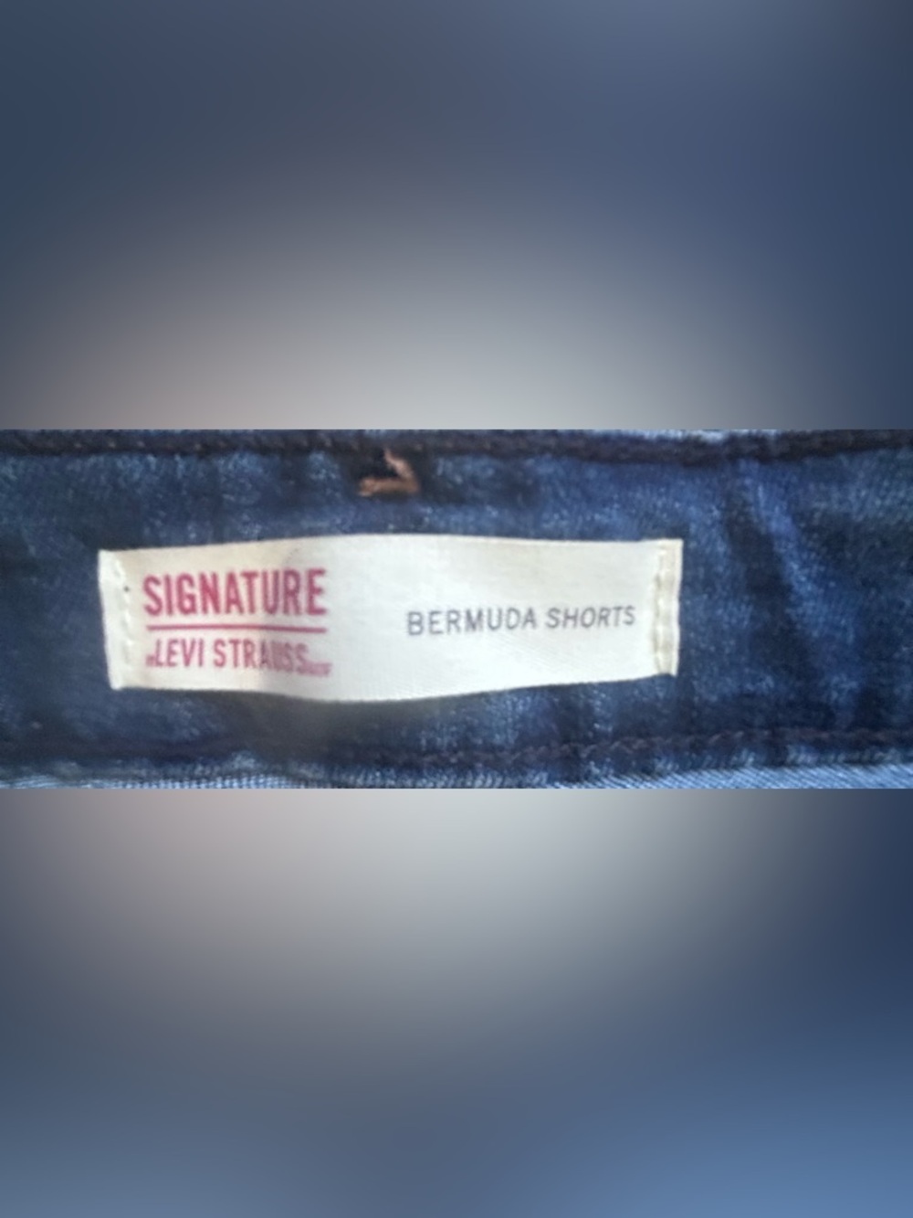 Levi's Dark Bermuda Blue Rolled-Cuff Jean Shorts Size 16 - Picture 4 of 5